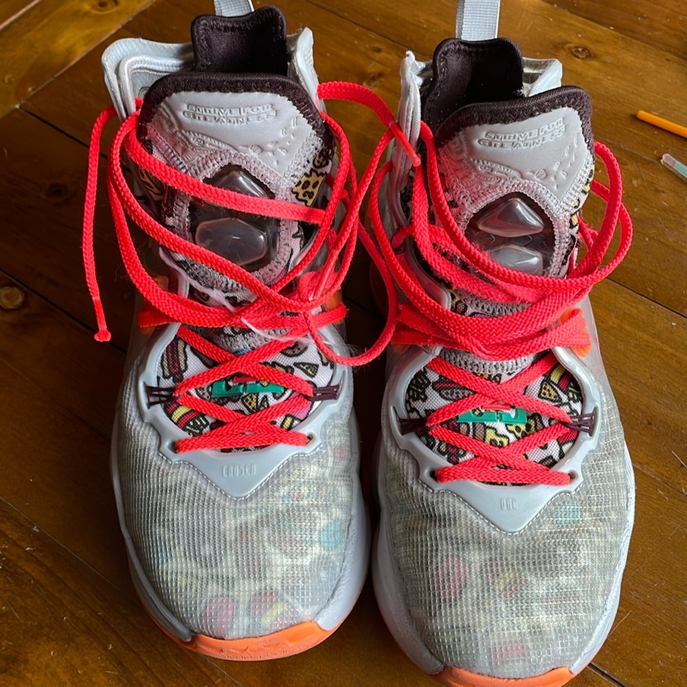 youth 7 lebron james Nike Lebron XIX 19 Fast Food Basketball Shoes